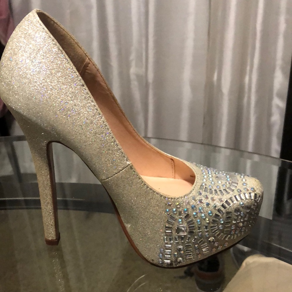 Silver Heels, 5 1/2